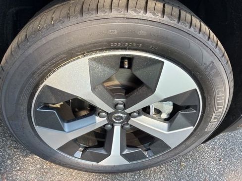 New 2026 Volvo XC40 B5 Plus w/ Protection Package Premier AWD/4WD image 17