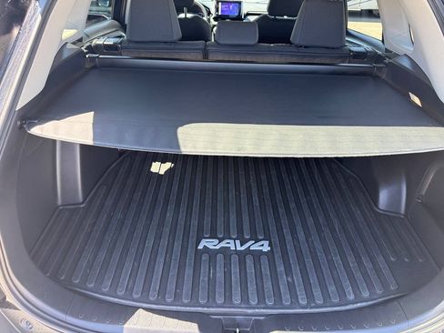 Used 2025 Toyota RAV4 LE AWD/4WD image 30