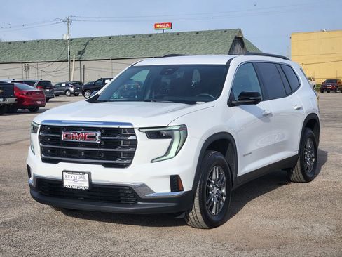 Used 2025 GMC Acadia Elevation image 3