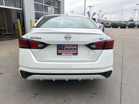 Used 2024 Nissan Altima 2.5 SV image 5