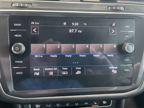 Used 2020 Volkswagen Tiguan SE AWD/4WD image 15