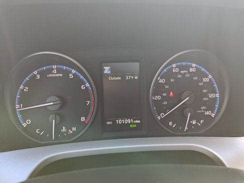 Used 2017 Toyota RAV4 XLE image 20