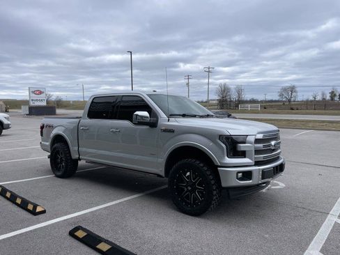 Used 2017 Ford F150 Platinum w/ Equipment Group 701A Luxury image 3