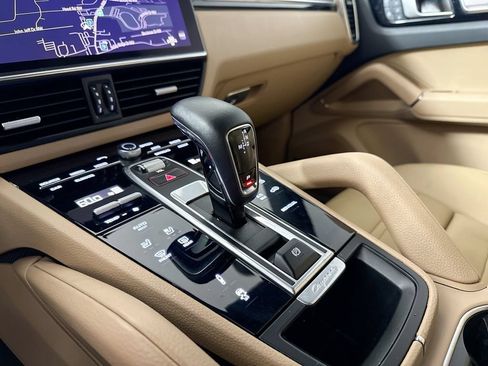 Used 2022 Porsche Cayenne E-Hybrid AWD/4WD image 17