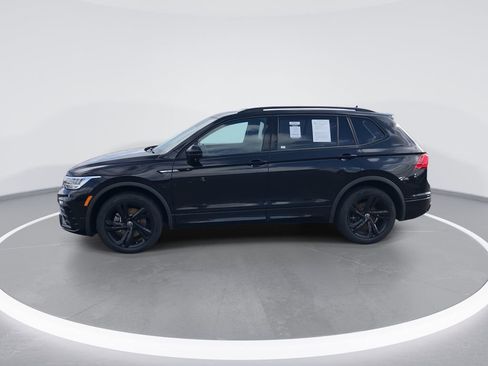 Used 2023 Volkswagen Tiguan SE R-Line AWD/4WD image 5