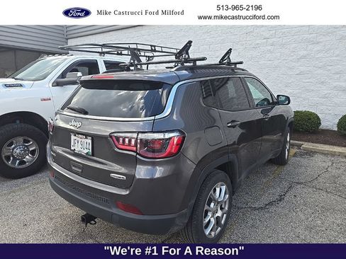 Used 2022 Jeep Compass Latitude w/ Sun and Sound Group AWD/4WD image 4