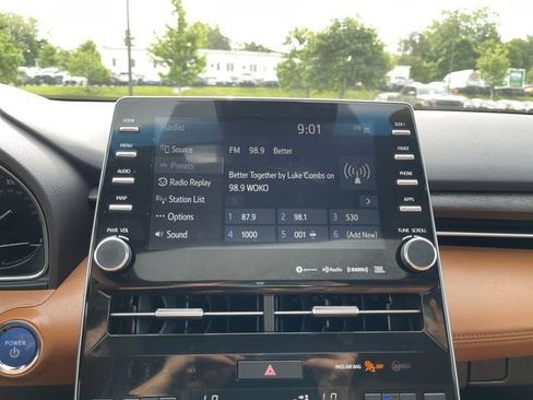 Used 2020 Toyota Avalon Limited w/ Advanced Safety Package FWD image 17
