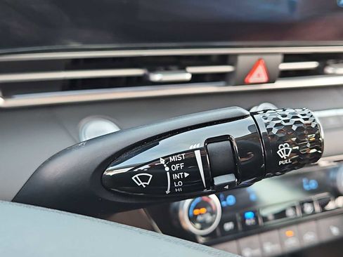 Certified 2023 Hyundai Elantra Limited image 25