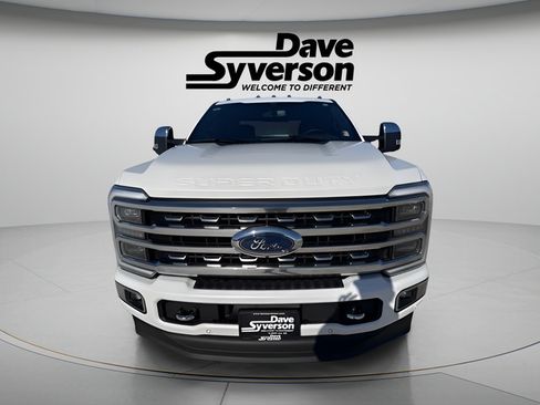 Used 2024 Ford F250 Platinum AWD/4WD image 2