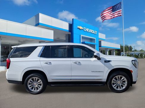 Used 2023 GMC Yukon SLT image 3