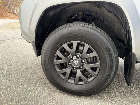 Used 2022 Toyota Tacoma SR5 image 24