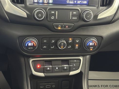 Used 2024 GMC Terrain SLT w/ Elevation Edition image 21