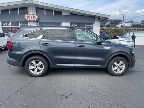 Used 2023 Kia Sorento LX AWD/4WD image 7