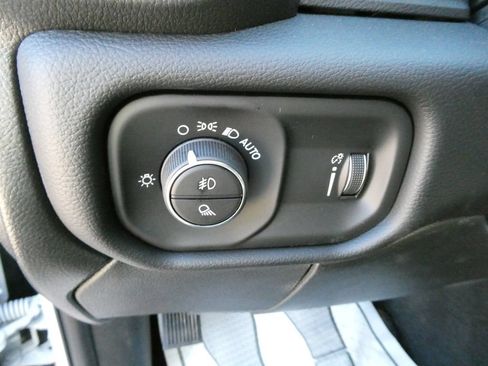 New 2026 RAM 3500 Big Horn AWD/4WD image 21