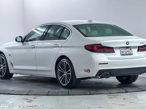Used 2023 BMW 530e w/ Executive Package image 6