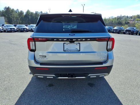 Certified 2025 Ford Explorer Active w/ Active Comfort Package AWD/4WD image 4