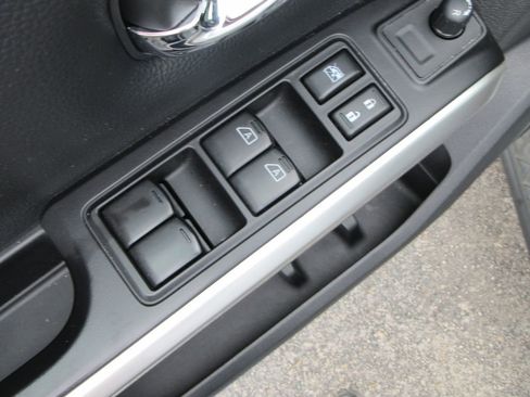 Used 2019 Nissan Titan PRO-4X w/ Pro-4x Convenience Package image 20