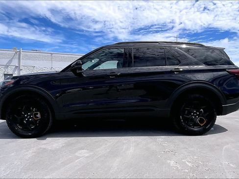Used 2026 Ford Explorer Tremor w/ Tremor Ultimate Package AWD/4WD image 3