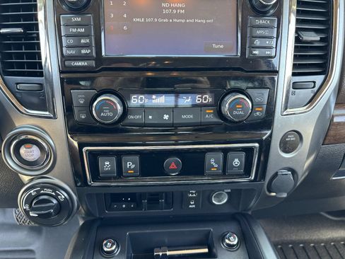 Used 2018 Nissan Titan Platinum Reserve w/ Platinum Utility Package AWD/4WD image 25