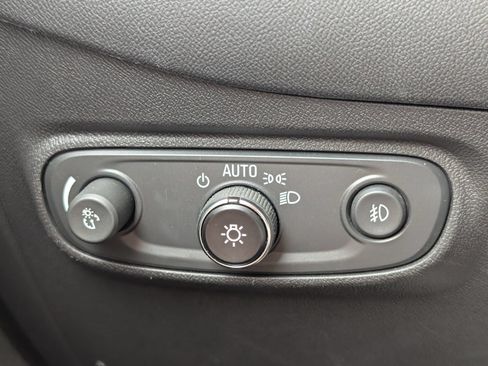 Used 2020 Chevrolet Equinox LT AWD/4WD image 18