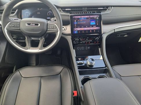 New 2025 Jeep Grand Cherokee L Limited w/ Black Appearance Package image 21