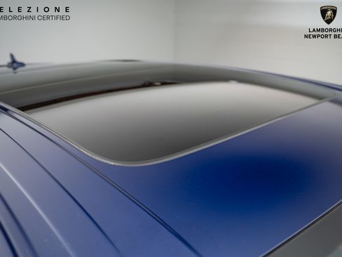 Used 2021 Lamborghini Urus Base image 4