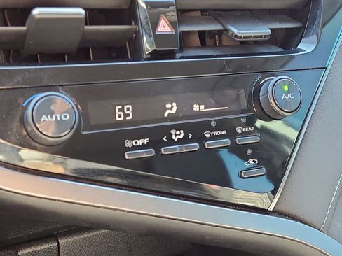 Used 2021 Toyota Camry SE image 28