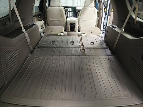 New 2026 GMC Yukon XL Denali w/ Sun & Power Step Package image 17