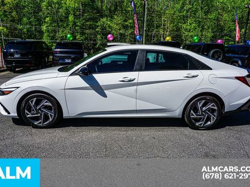 Used 2025 Hyundai Elantra Sport image 7