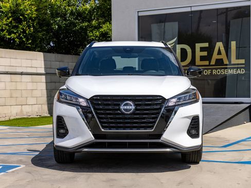 Used 2024 Nissan Kicks SR FWD image 7