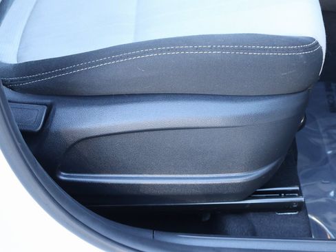 Certified 2022 Hyundai Venue SEL image 11