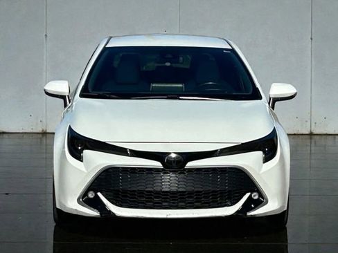 Used 2019 Toyota Corolla XSE image 2