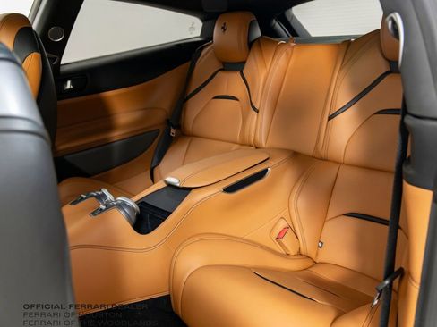 Used 2018 Ferrari GTC4Lusso image 17