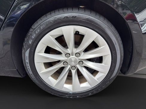 Used 2019 Tesla Model S Standard Range image 22
