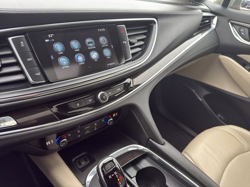 Used 2018 Buick Enclave Essence w/ Trailering Package image 21