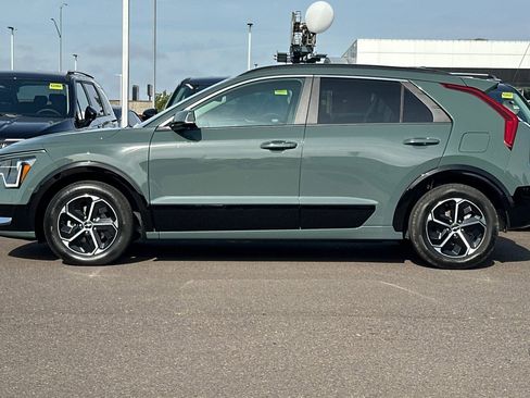 Used 2024 Kia Niro FWD image 7