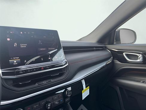 New 2026 Jeep Compass Trailhawk image 30