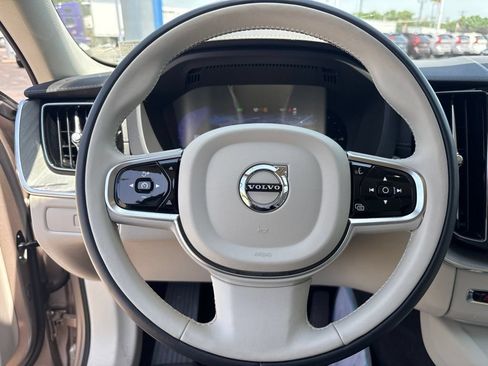 Used 2025 Volvo XC60 T8 Ultra AWD/4WD image 18