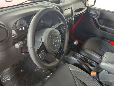 Used 2017 Jeep Wrangler Unlimited Sahara AWD/4WD image 10
