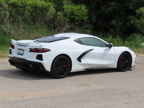 Used 2024 Chevrolet Corvette Stingray Coupe w/ Z51 Performance Package RWD image 3