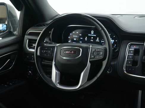 Used 2023 GMC Yukon XL SLE image 15