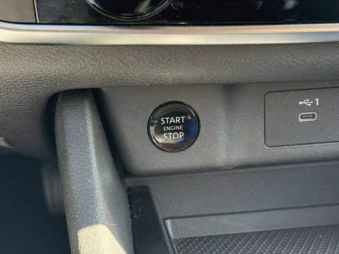 Used 2024 Nissan Rogue S AWD/4WD image 28