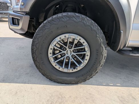 Used 2019 Ford F150 Raptor w/ Equipment Group 802A Luxury image 27