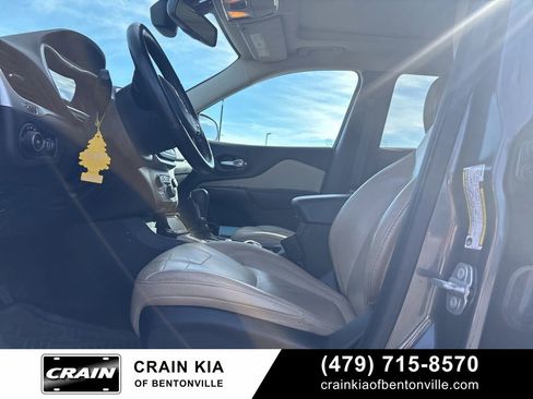 Used 2016 Jeep Cherokee Limited AWD/4WD image 13