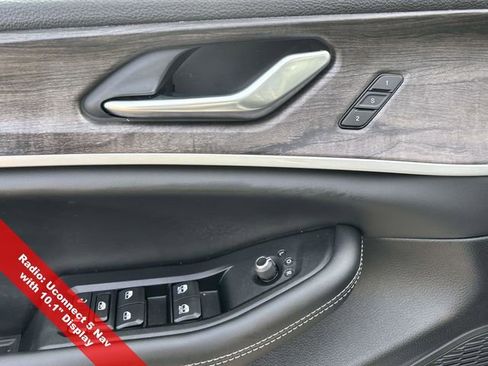 New 2025 Jeep Grand Cherokee L Limited w/ Black Appearance Package image 18