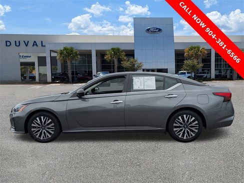 Used 2024 Nissan Altima 2.5 SV image 6