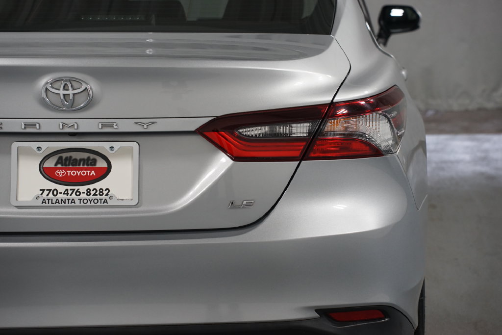 Used 2021 Toyota Camry LE FWD image 10