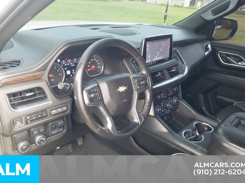 Used 2021 Chevrolet Suburban Premier w/ Premium Package RWD image 5