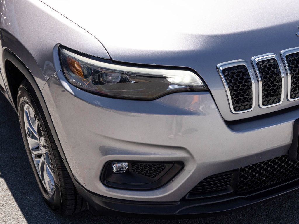Used 2021 Jeep Cherokee Latitude Lux w/ Comfort/Convenience Group AWD/4WD image 35