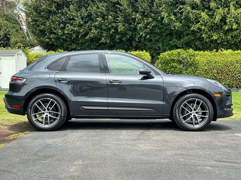 Certified 2025 Porsche Macan AWD/4WD image 9